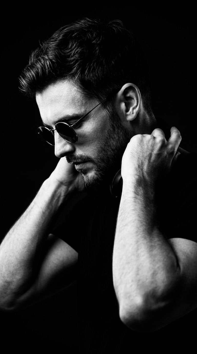 Samrone – Moody B&W